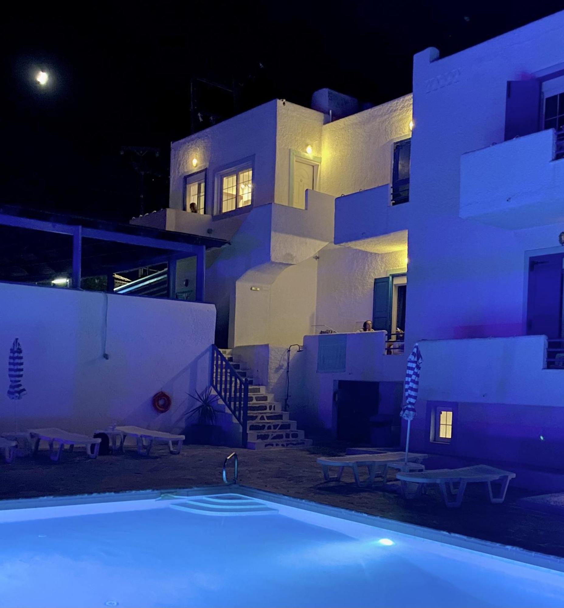 Blue Dolphin Studios And Apartment Вайя Экстерьер фото