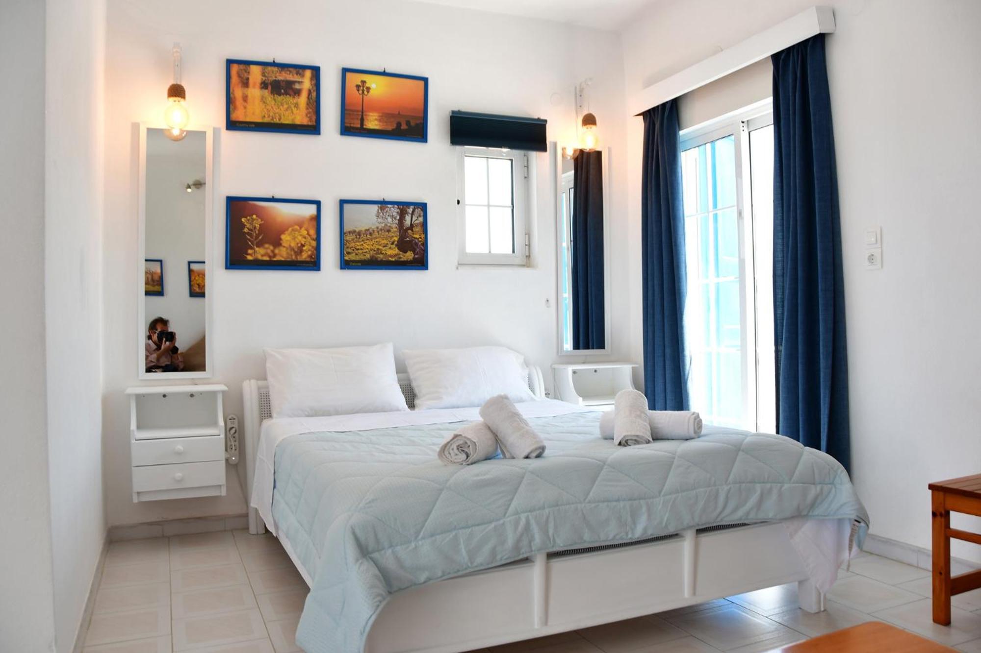 Blue Dolphin Studios And Apartment Вайя Экстерьер фото